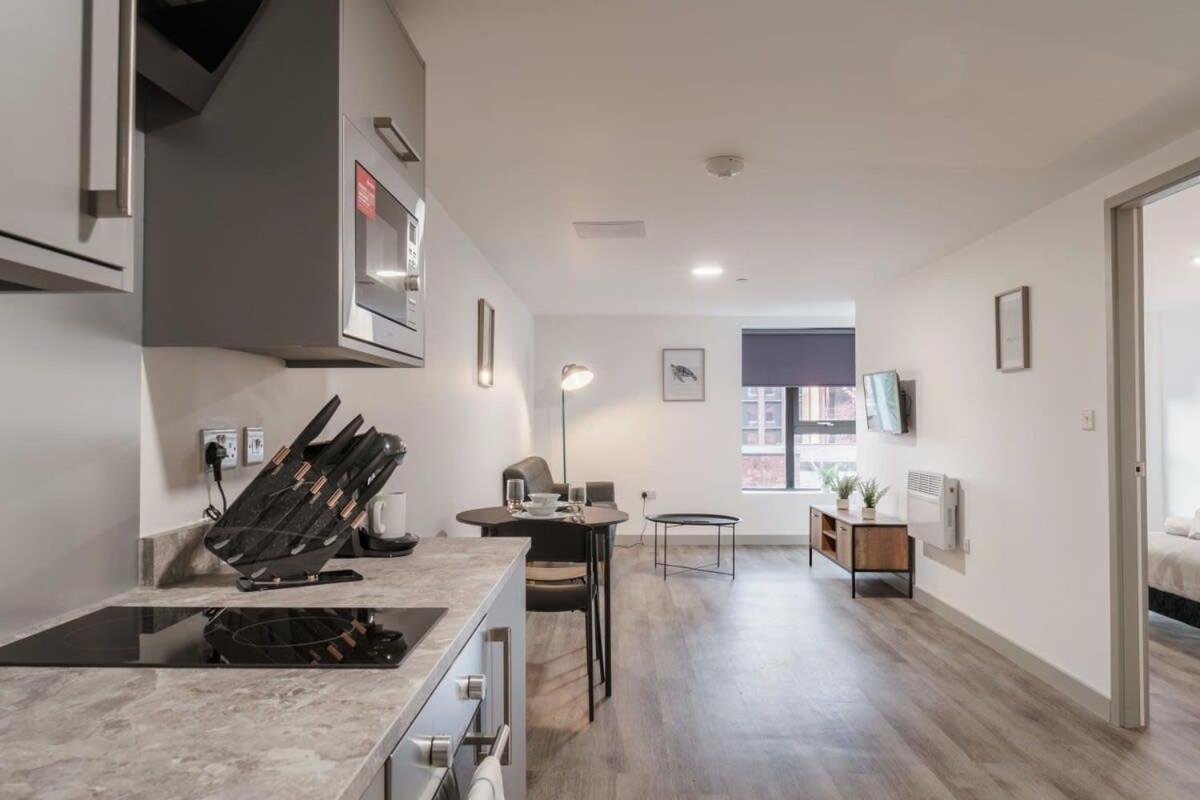 Modern 1 Bed Apartment In Liverpool Centre Exterior photo